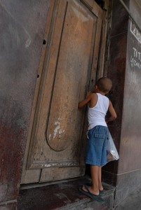 Alla porta - L'Avana :: Cuba