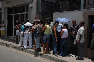 Aspettando la corriera - Santiago di Cuba :: Cuba