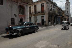 Automobile e ape - L'Avana :: Cuba