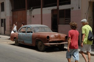 Automobile in riparazione - L'Avana :: Cuba