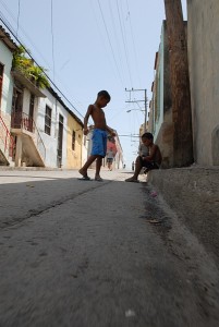 Bambini al bordo strada - Santiago di Cuba :: Cuba
