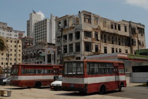 Bus parcheggiati - L'Avana :: Cuba