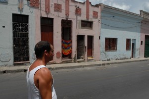 Camminando per strada - Santa Clara :: Cuba
