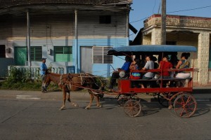 Carro corriera - Baracoa :: Cuba