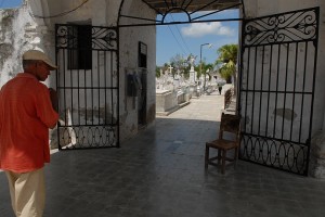 Cimitero ingresso - Holguin :: Cuba