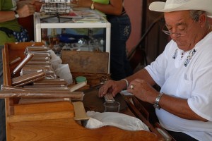 Confezionamento sigari - Trinidad :: Cuba