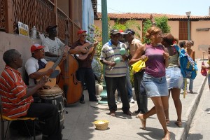 Danzatrici improvvisate - Santiago di Cuba :: Cuba