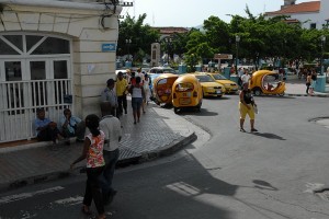 Fermata coco taxi - Santiago di Cuba :: Cuba