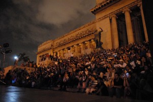 Fuori dal teatro - L'Avana :: Cuba