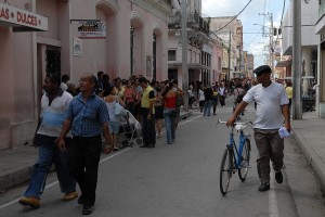 Gente camminando - Camaguey :: Cuba