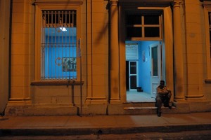 Guardia seduta - Camaguey :: Cuba