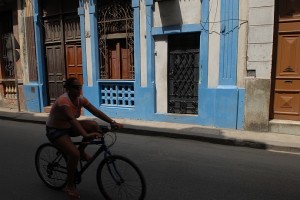 In bicicletta - L'Avana :: Cuba