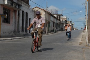 In bicicletta - Santa Clara :: Cuba