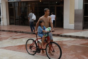 In bicicletta - Cienfuegos :: Cuba