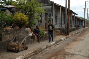 In strada - Baracoa :: Cuba