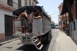 Mezzo di trasporto per-cubani - Santiago di Cuba :: Cuba