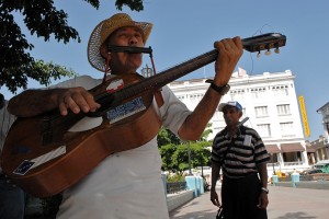 Musicante in piazza - Santiago di Cuba :: Cuba