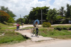 Ombrello e bicicletta - Bayamo :: Cuba