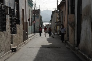 Per strada - Santiago di Cuba :: Cuba