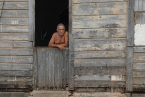 Persona alla porta - Baracoa :: Cuba