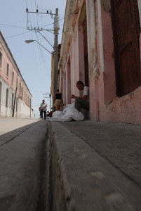 Persona lavorando - Santiago di Cuba :: Cuba