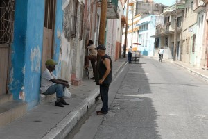 Persone parlando - Camaguey :: Cuba