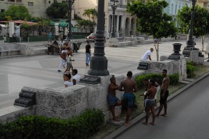 Ragazzi al paseo - L'Avana :: Cuba