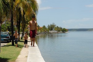 Ragazzi camminando - Cienfuegos :: Cuba