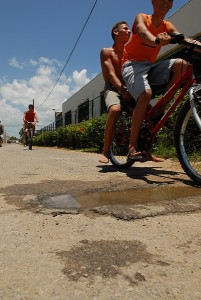 Ragazzi in biciletta - Cienfuegos :: Cuba