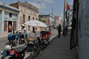 Strada - Holguin :: Cuba