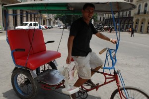 Trasporto di un ventilatore - L'Avana :: Cuba