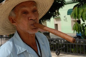 Uomo con sigaro - Camaguey :: Cuba